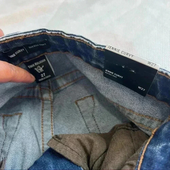 TRUE RELIGION Jennie Curvy Cuffed Shorts size 27 - Picture 12 of 12